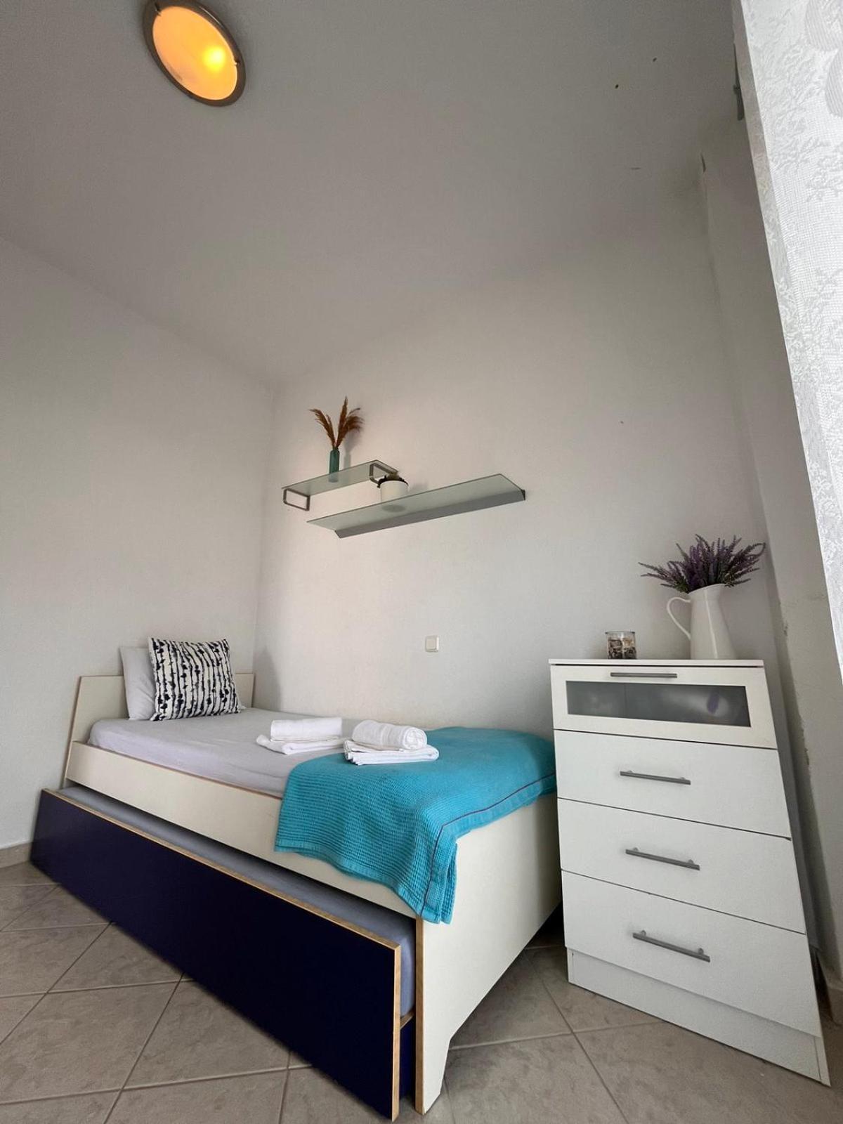 Ocean View Apartments Врасна Екстериор снимка